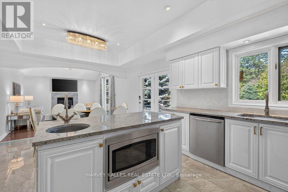 28 PUTTING GREEN CRESCENT - 13