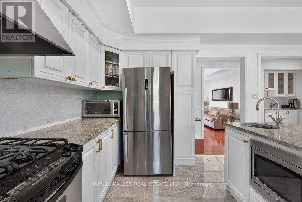 28 PUTTING GREEN CRESCENT - 14