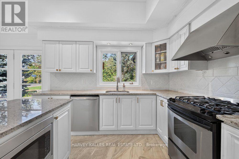28 PUTTING GREEN CRESCENT - 15