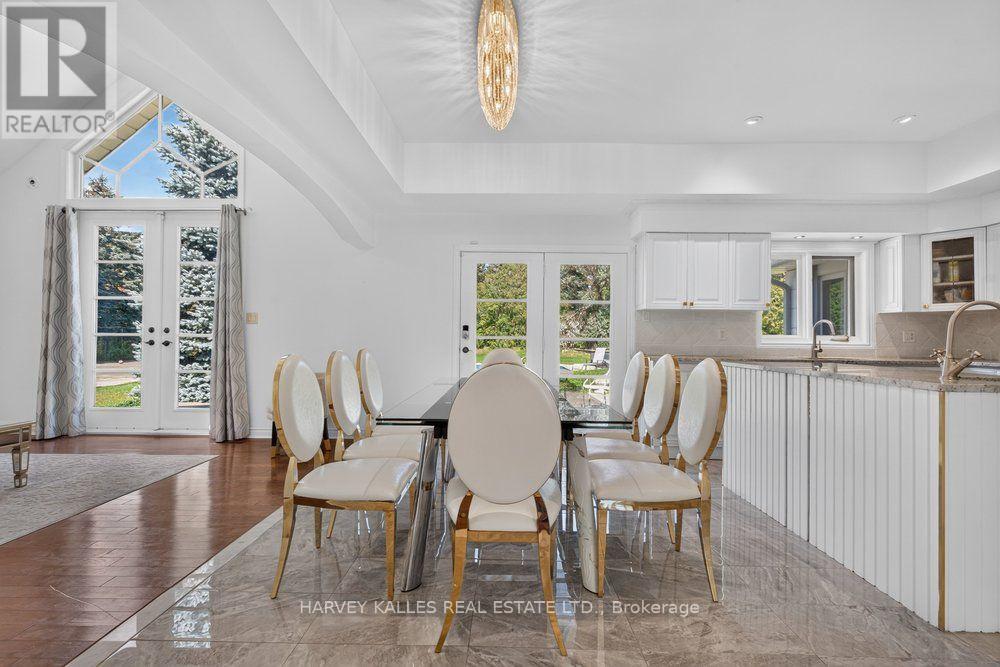 28 PUTTING GREEN CRESCENT - 17
