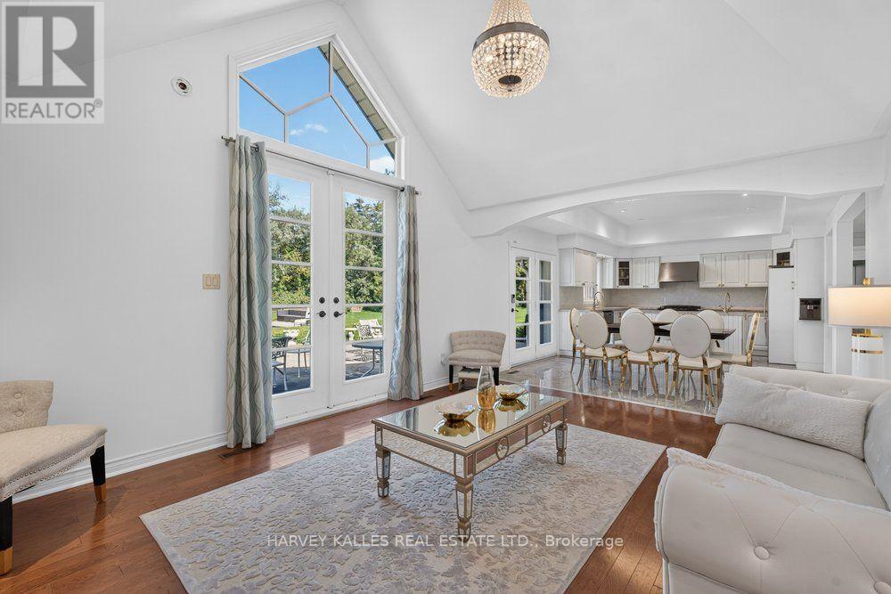 28 PUTTING GREEN CRESCENT - 18