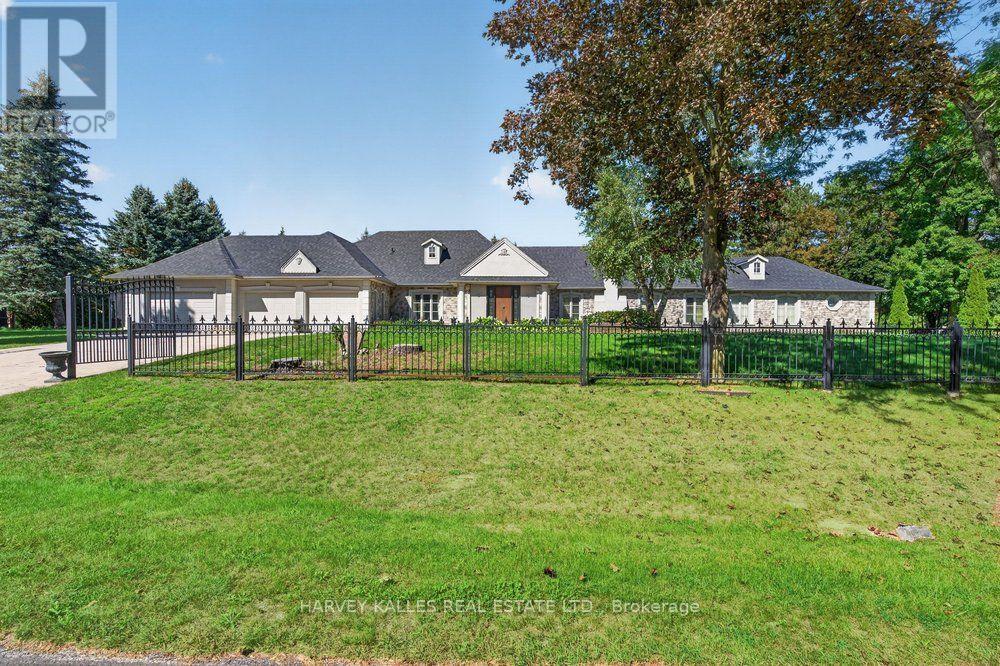28 PUTTING GREEN CRESCENT - 2