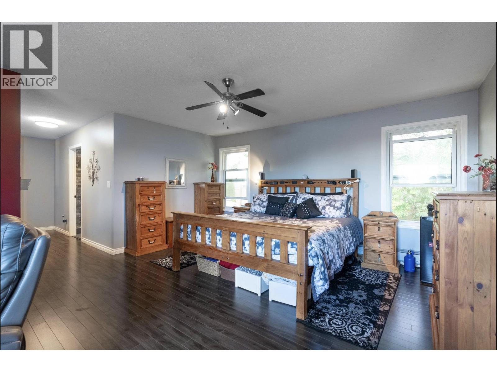 318 ROCHE POINT DRIVE, North Vancouver
