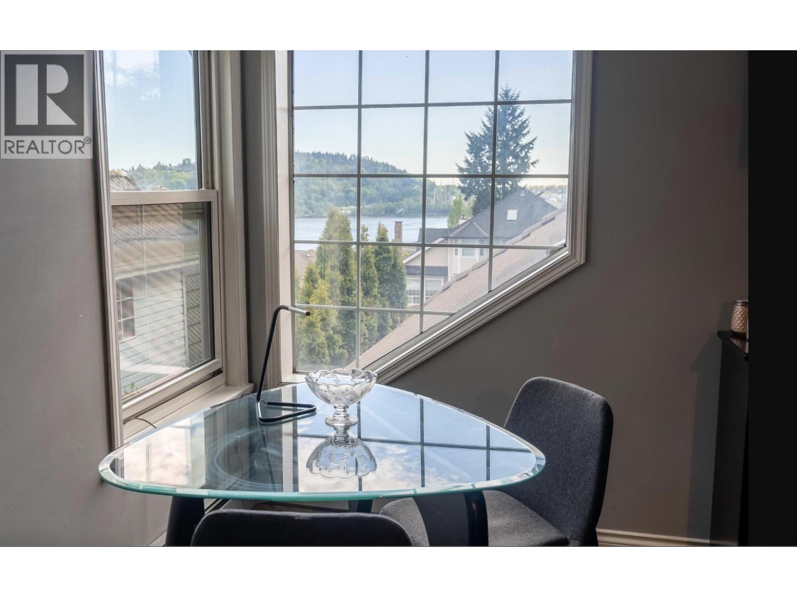 318 ROCHE POINT DRIVE, North Vancouver