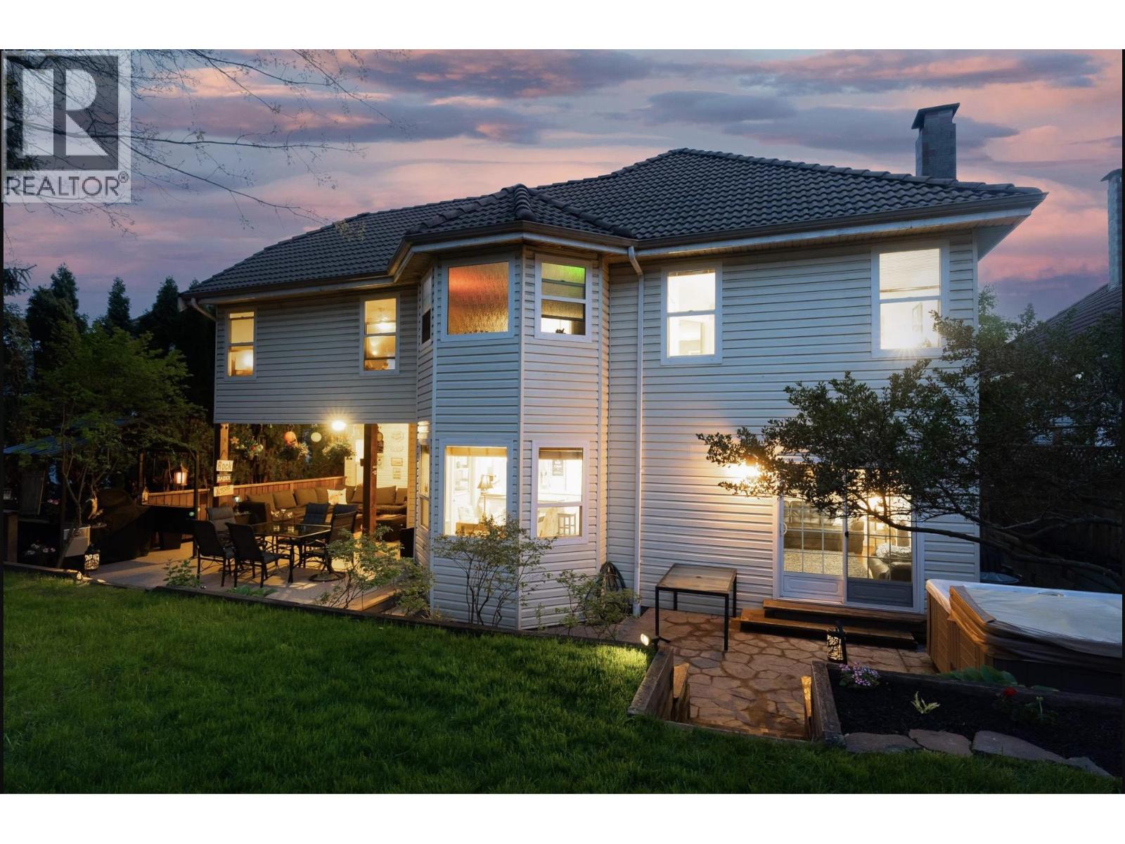 318 ROCHE POINT DRIVE, North Vancouver