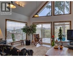 5280 Cecil Hill Road, Madeira Park, BC V0N2H1 Photo 14