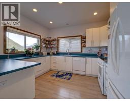 5280 Cecil Hill Road, Madeira Park, BC V0N2H1 Photo 7