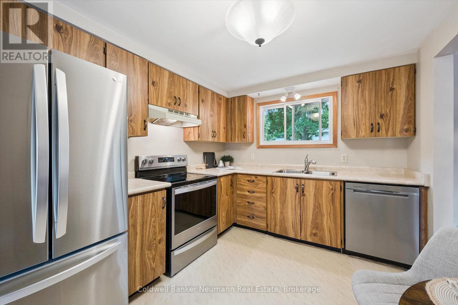 24 BRIARLEA ROAD - 10
