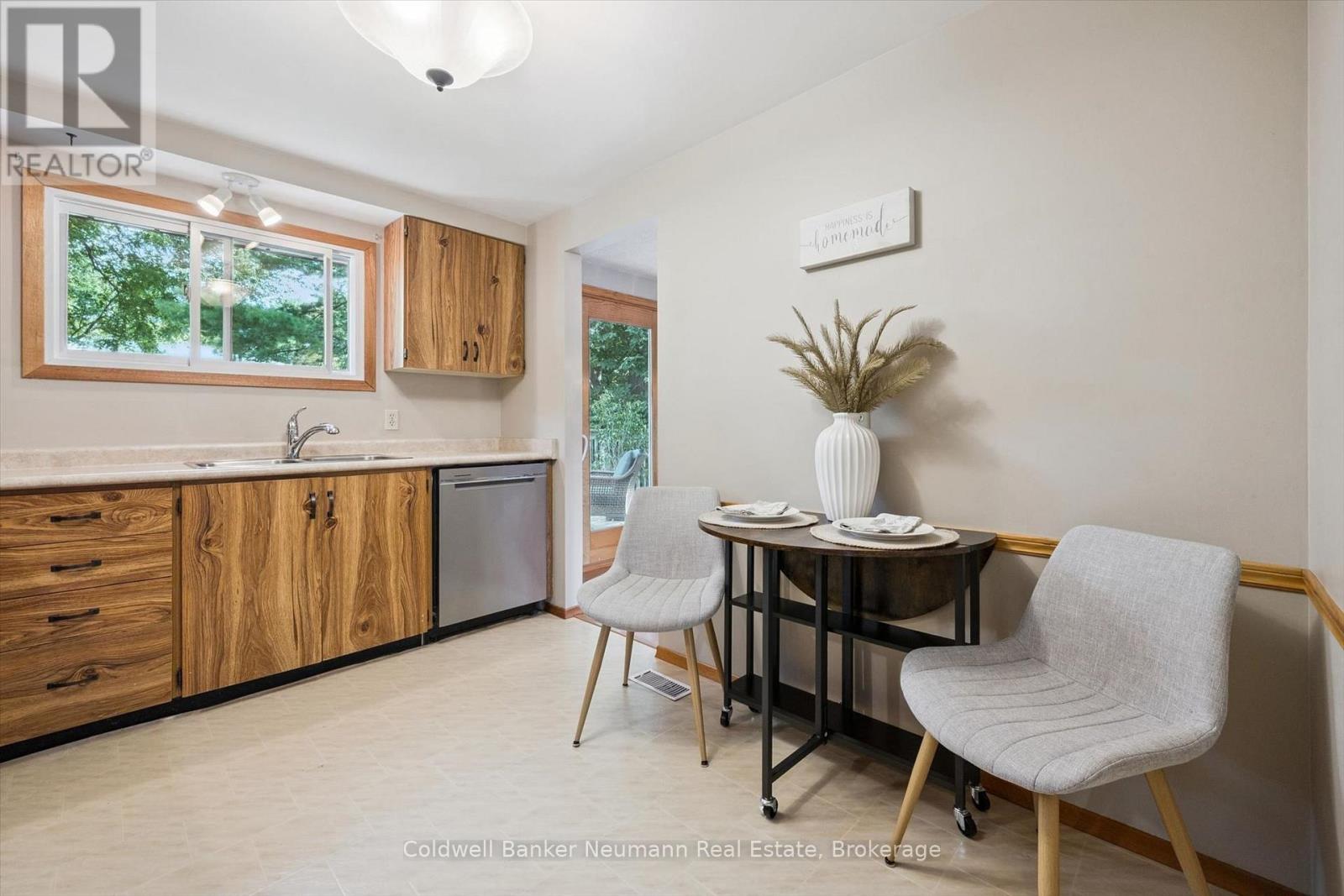 24 BRIARLEA ROAD - 11