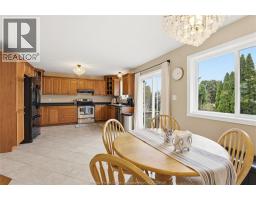 4pc Ensuite bath - 1352 Meridian, Windsor, ON N9G2Z8 Photo 15