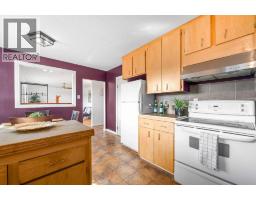 Bedroom - 1002 13 Street Ne, Medicine Hat, AB T1A5V6 Photo 10
