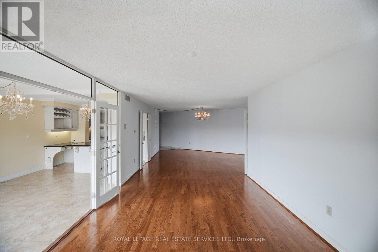 #2305 2010 ISLINGTON AVENUE - 18