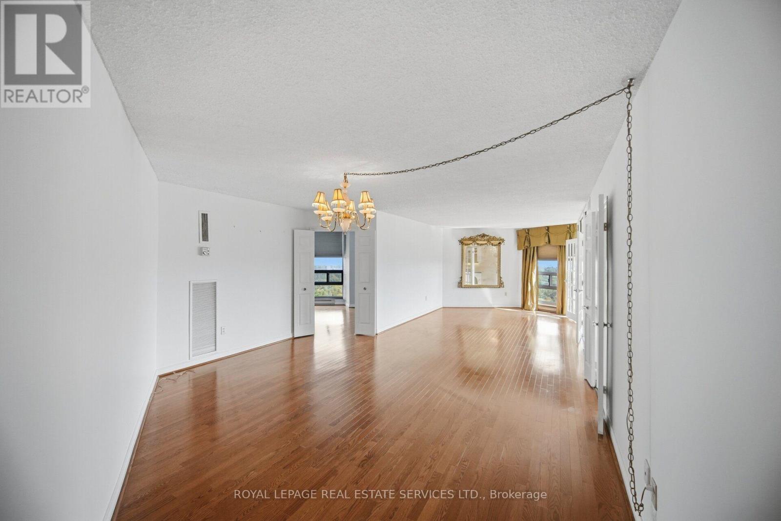 #2305 2010 ISLINGTON AVENUE - 21