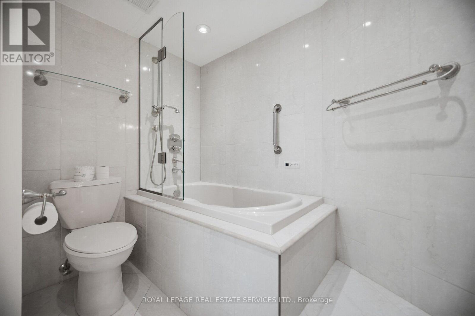 #2305 2010 ISLINGTON AVENUE - 27