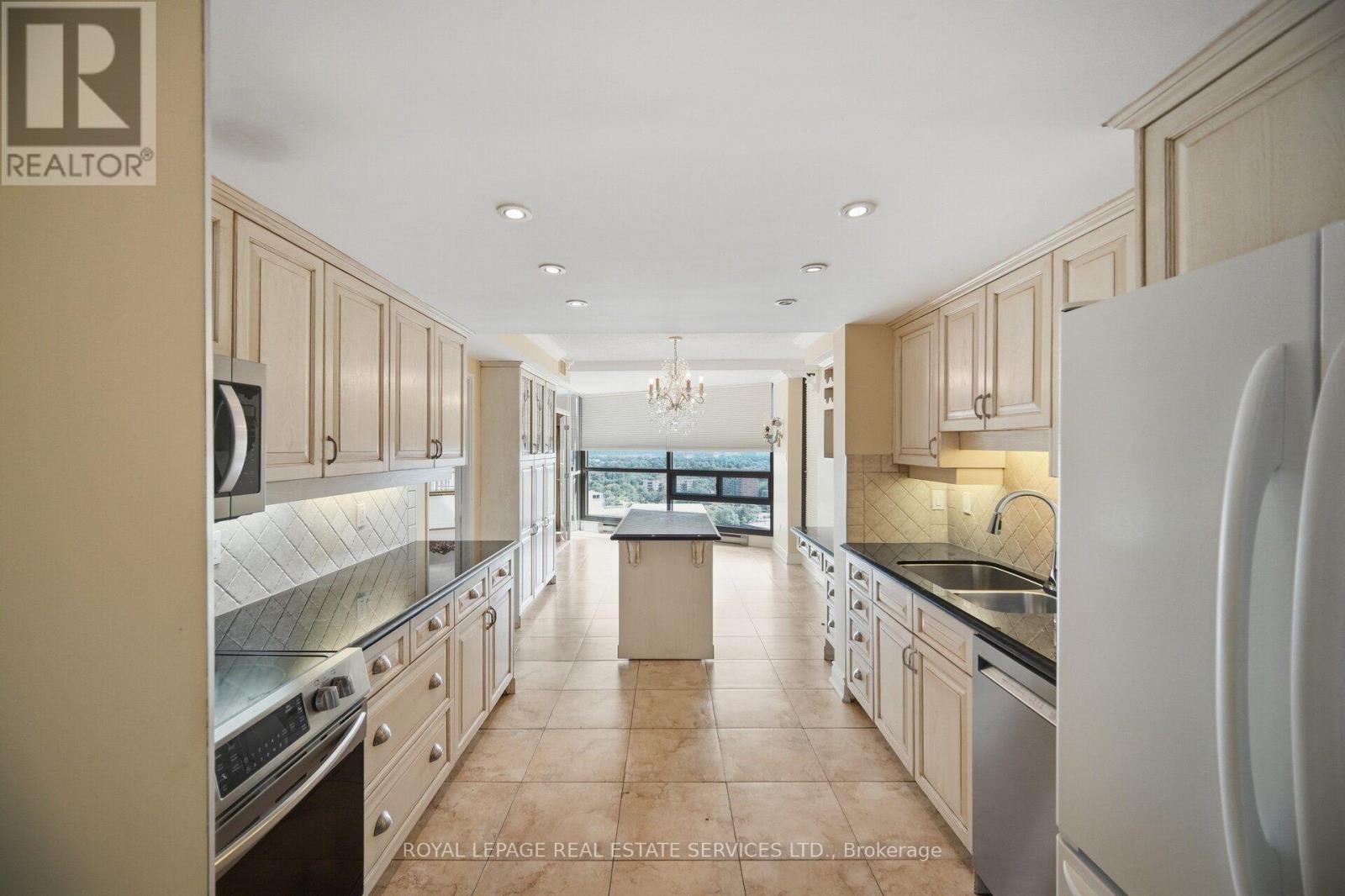 #2305 2010 ISLINGTON AVENUE - 7