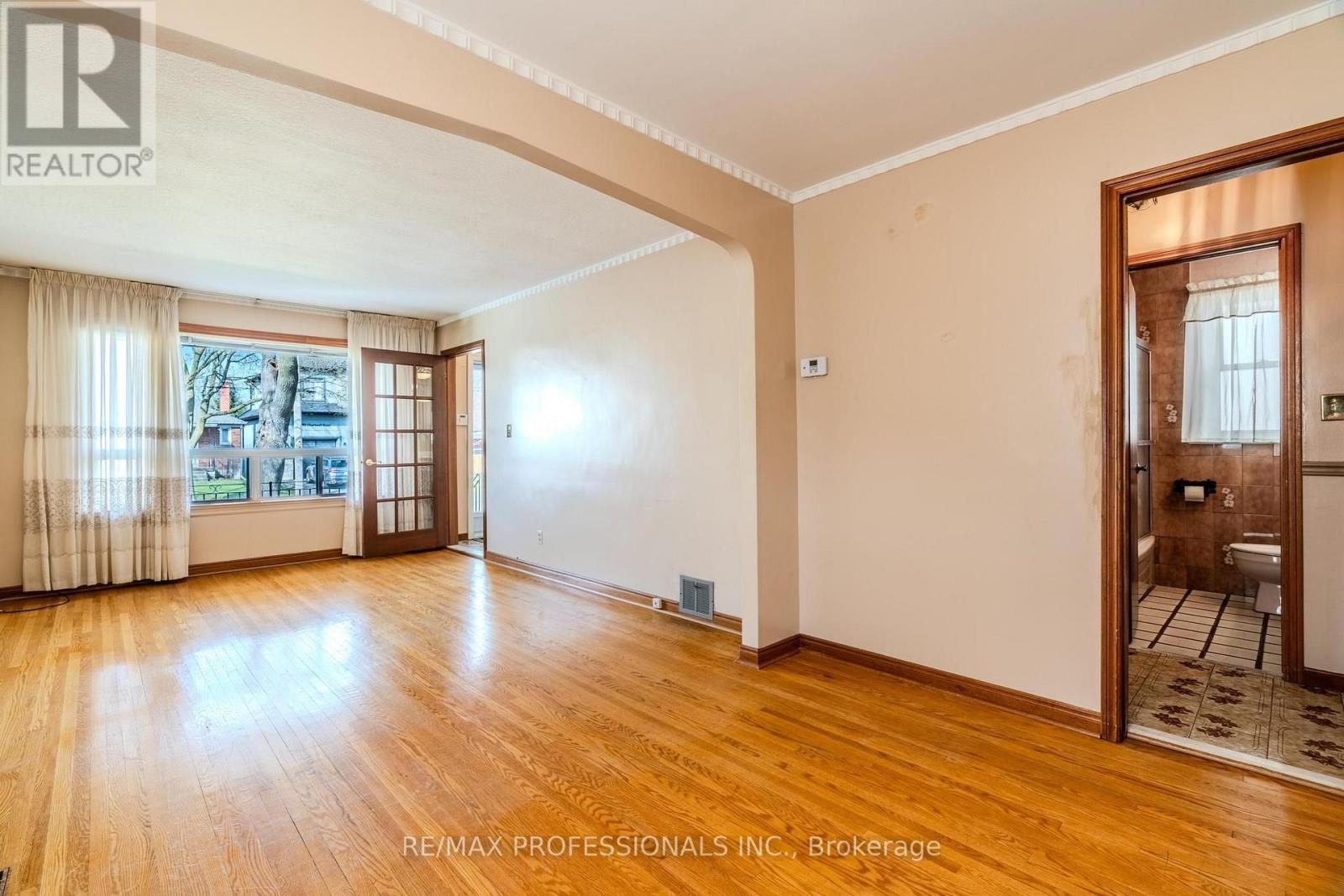 45 CHARTWELL ROAD - 11