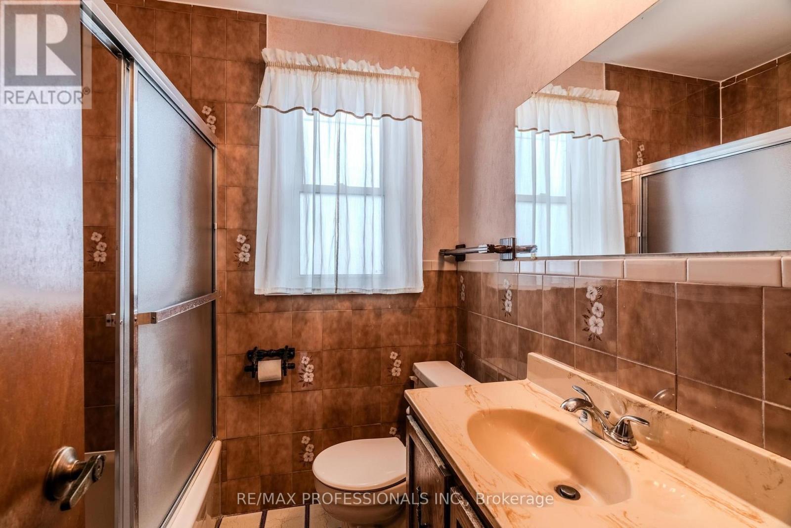 45 CHARTWELL ROAD - 12
