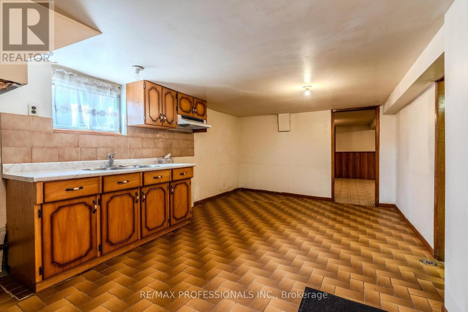 45 CHARTWELL ROAD - 19