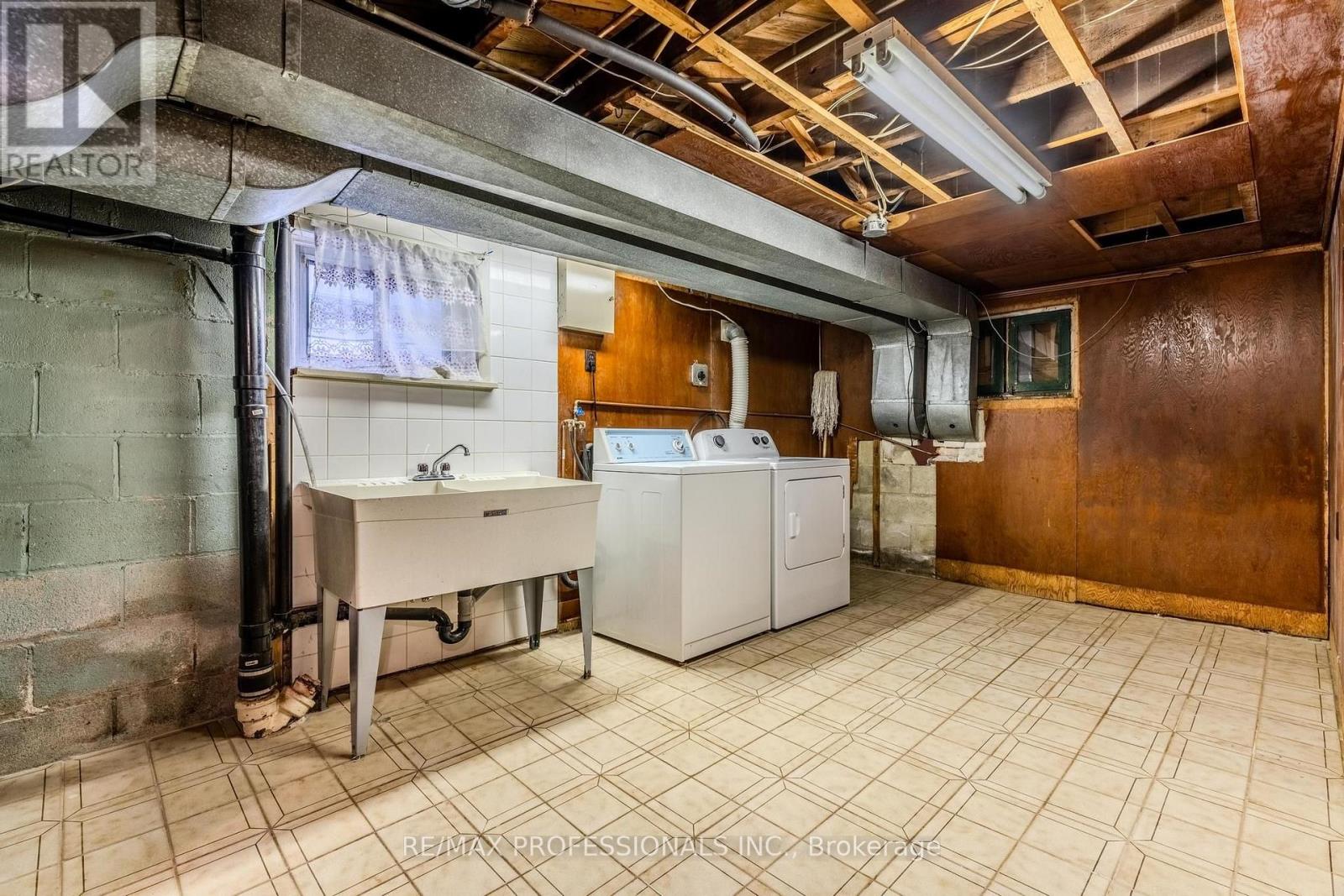45 CHARTWELL ROAD - 22