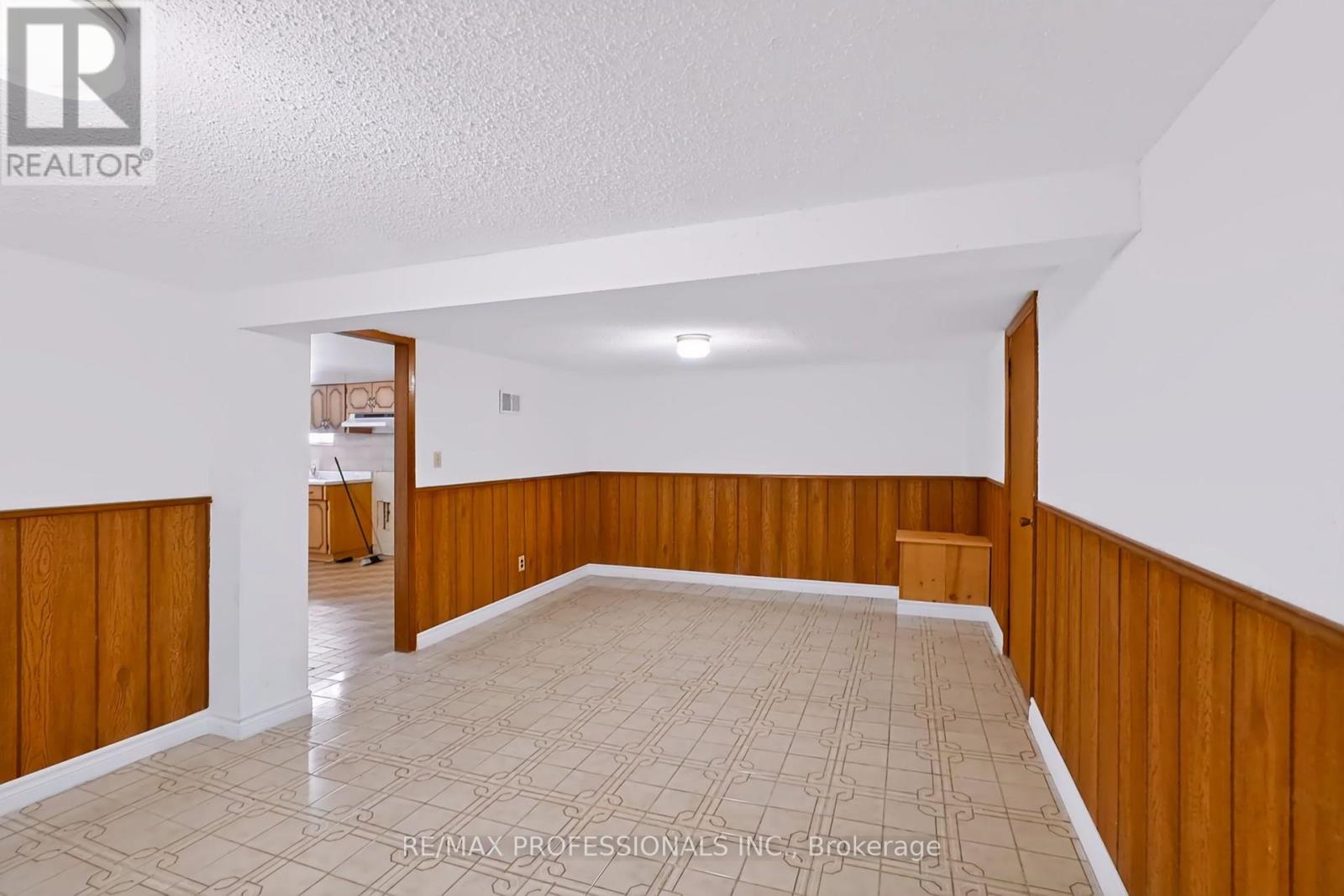 45 CHARTWELL ROAD - 23