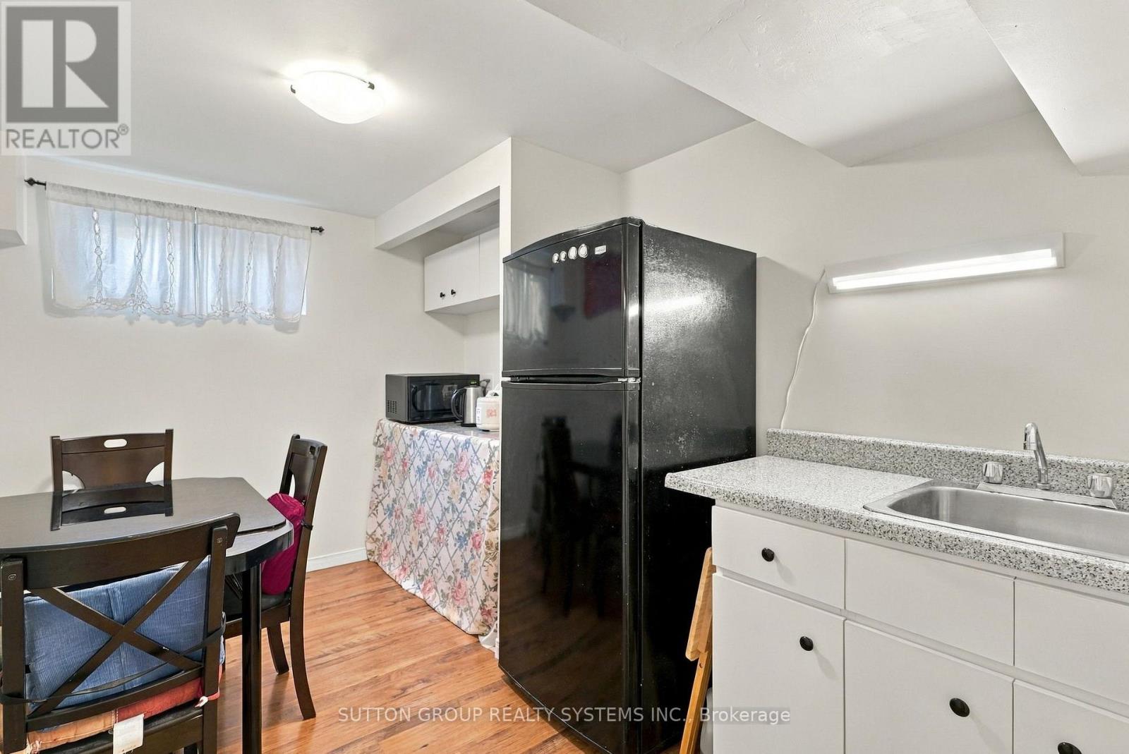 120 TARRAGONA BOULEVARD - 34
