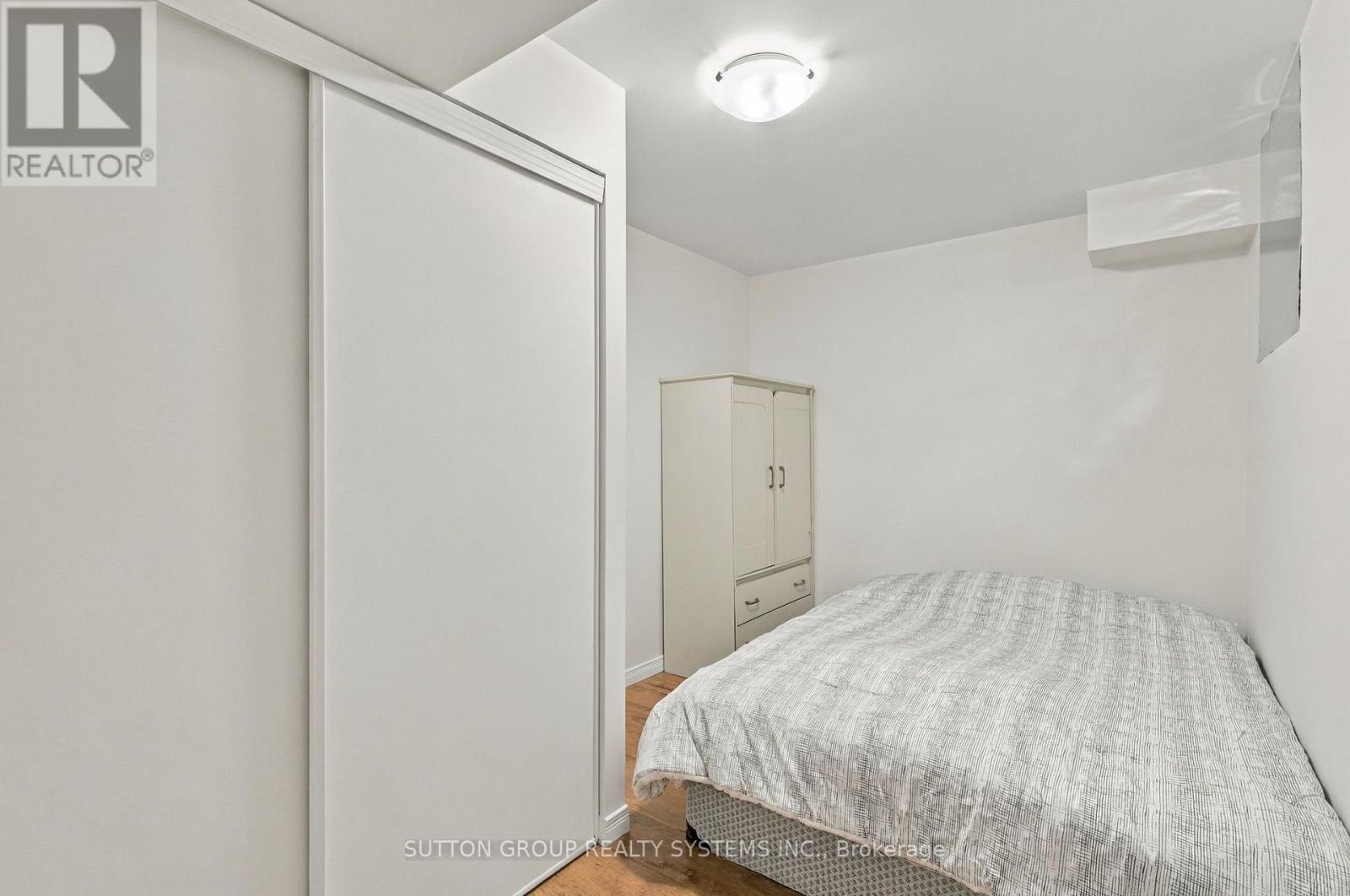 120 TARRAGONA BOULEVARD - 38
