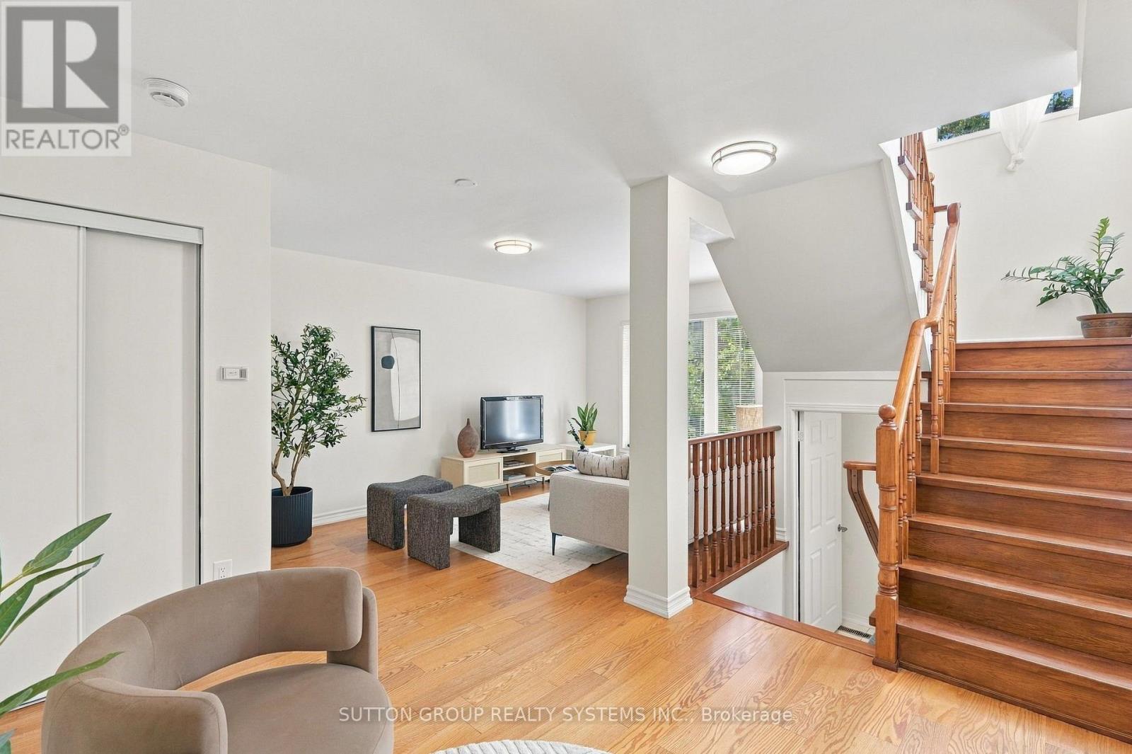 120 TARRAGONA BOULEVARD - 5