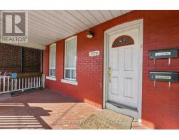 Main & Basement - 2279 Dundas Street W, Toronto, ON M6R1X6 Photo 7