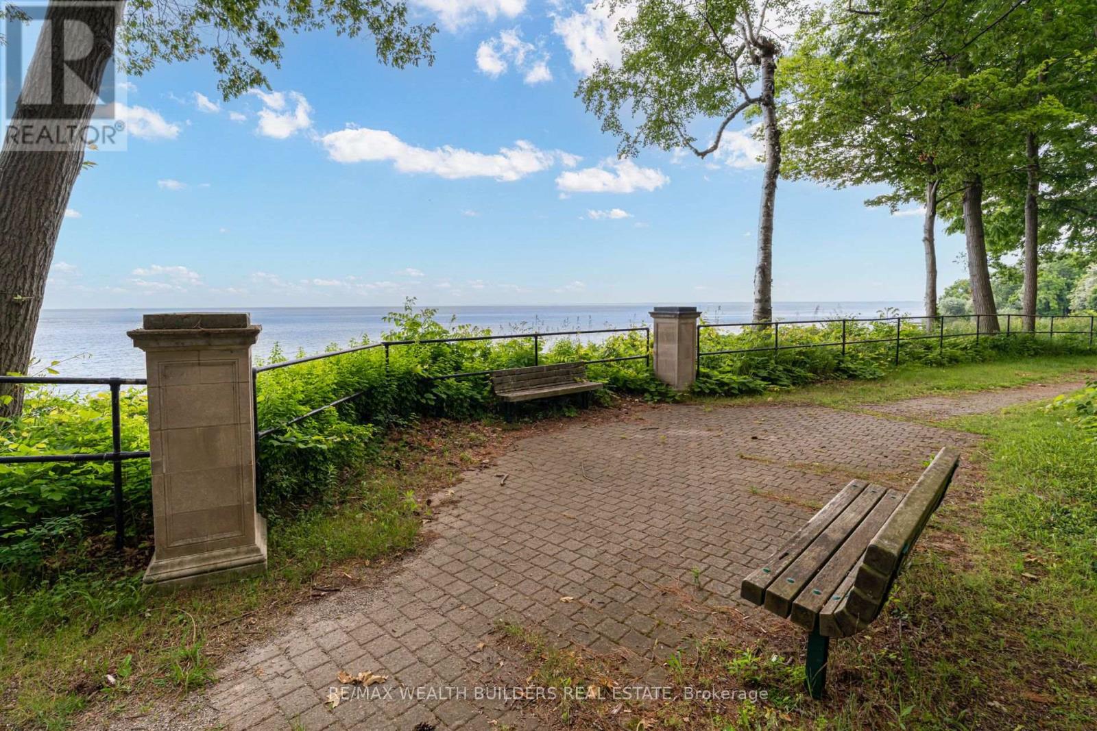 45 SHOREWOOD PLACE - 50