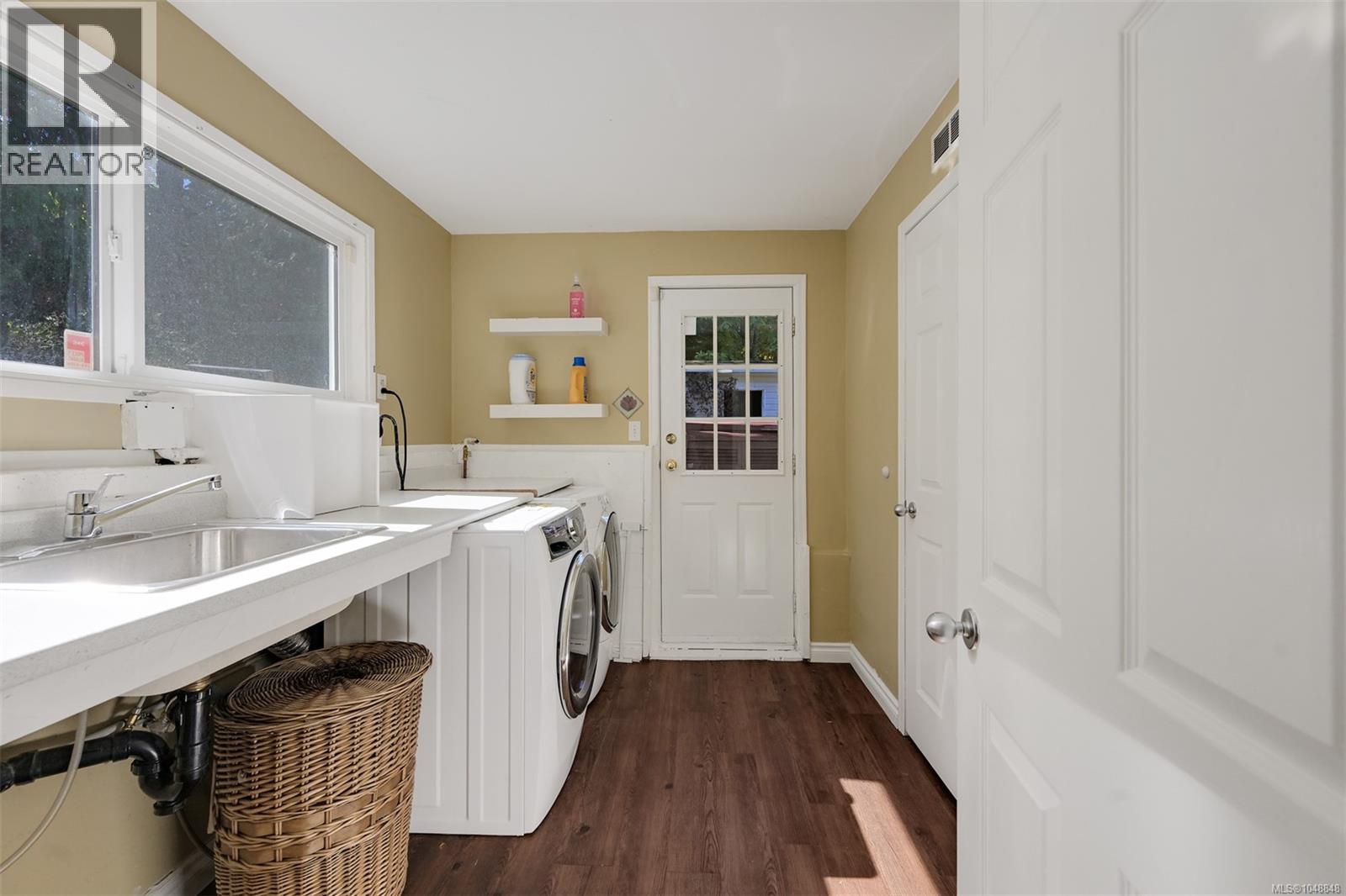 1215 Cloake Hill Rd - 33