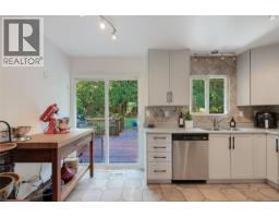 Bathroom - 1215 Cloake Hill Rd, North Saanich, BC V8L5K3 Photo 15