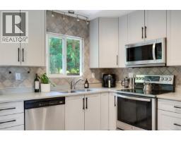 Kitchen - 1215 Cloake Hill Rd, North Saanich, BC V8L5K3 Photo 16