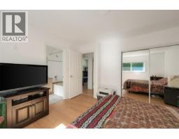 1215 Cloake Hill Rd, North Saanich, BC V8L5K3 Photo 20