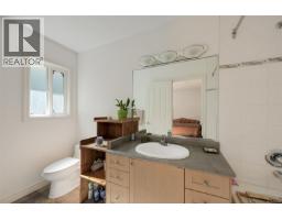 1215 Cloake Hill Rd, North Saanich, BC V8L5K3 Photo 21