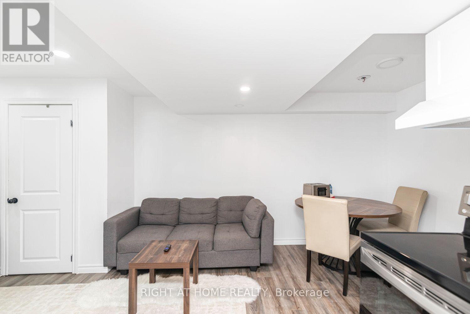 42 SATURN ROAD - 42