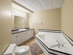 260 Golfview Crescent, Steinbach, MB R5G2A1 Photo 34