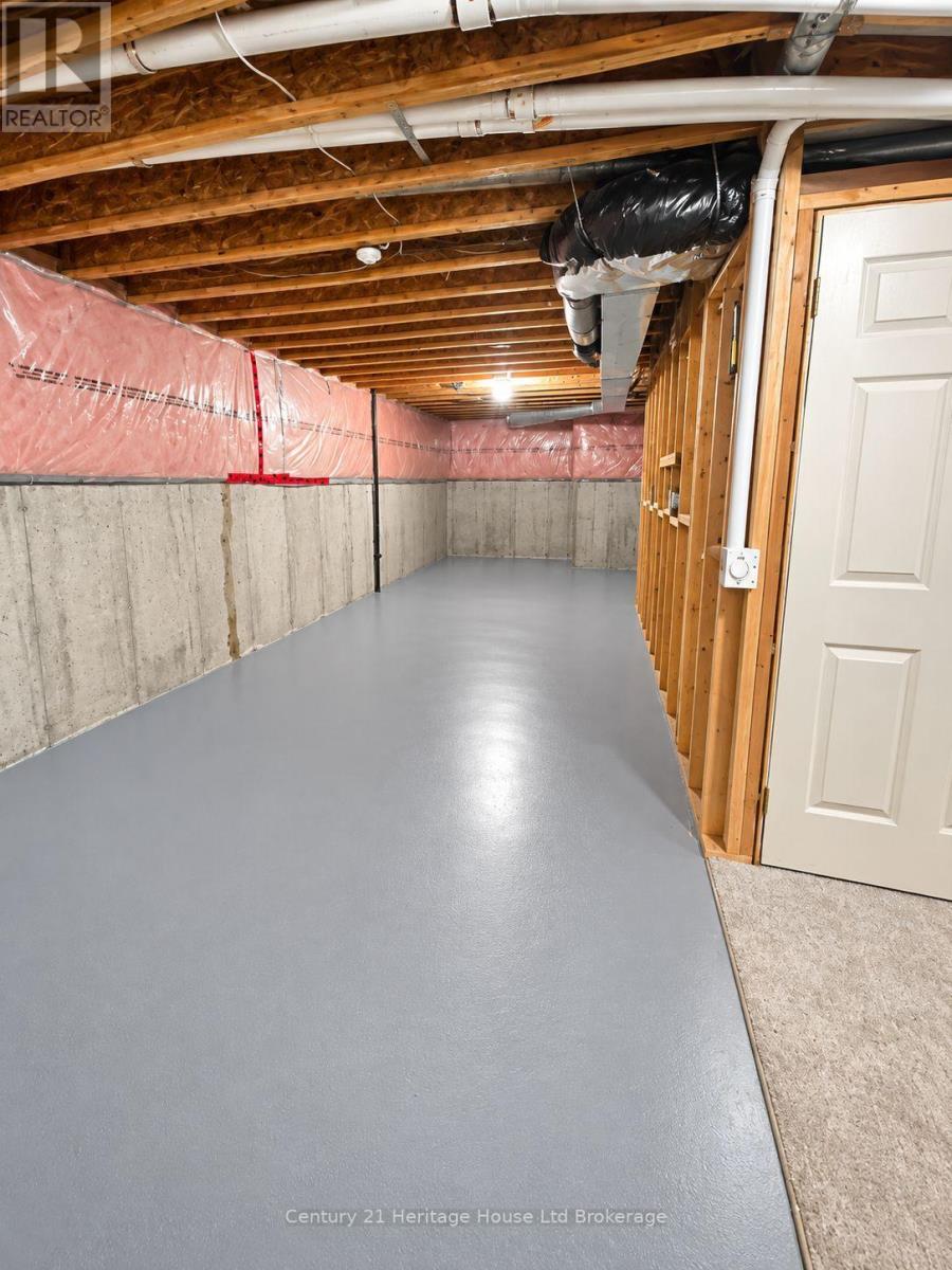 #28 928 LORENE STREET - 32