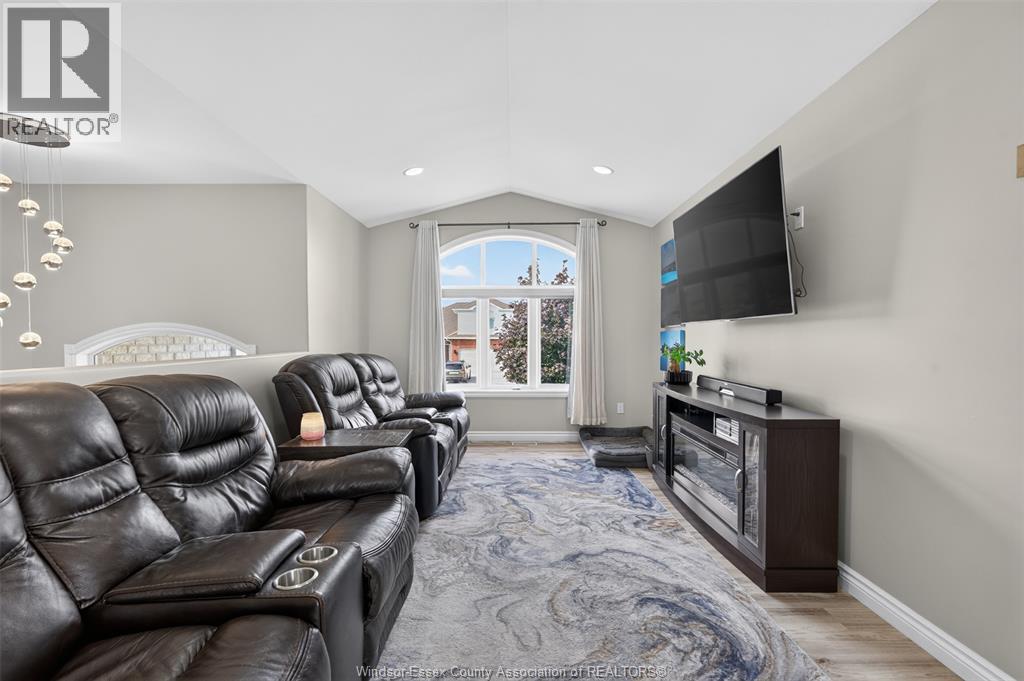 399 POPLAR DRIVE - 18
