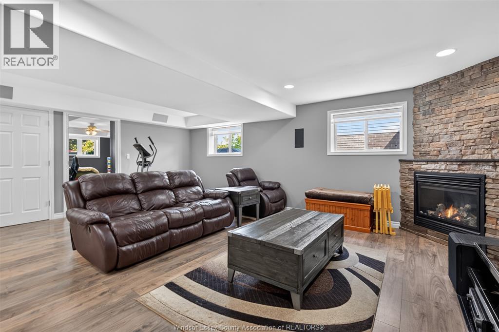 399 POPLAR DRIVE - Image 34