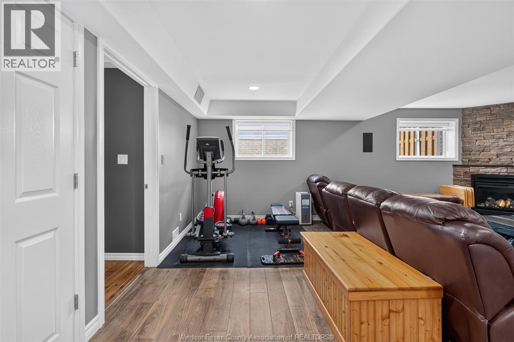399 POPLAR DRIVE - 35