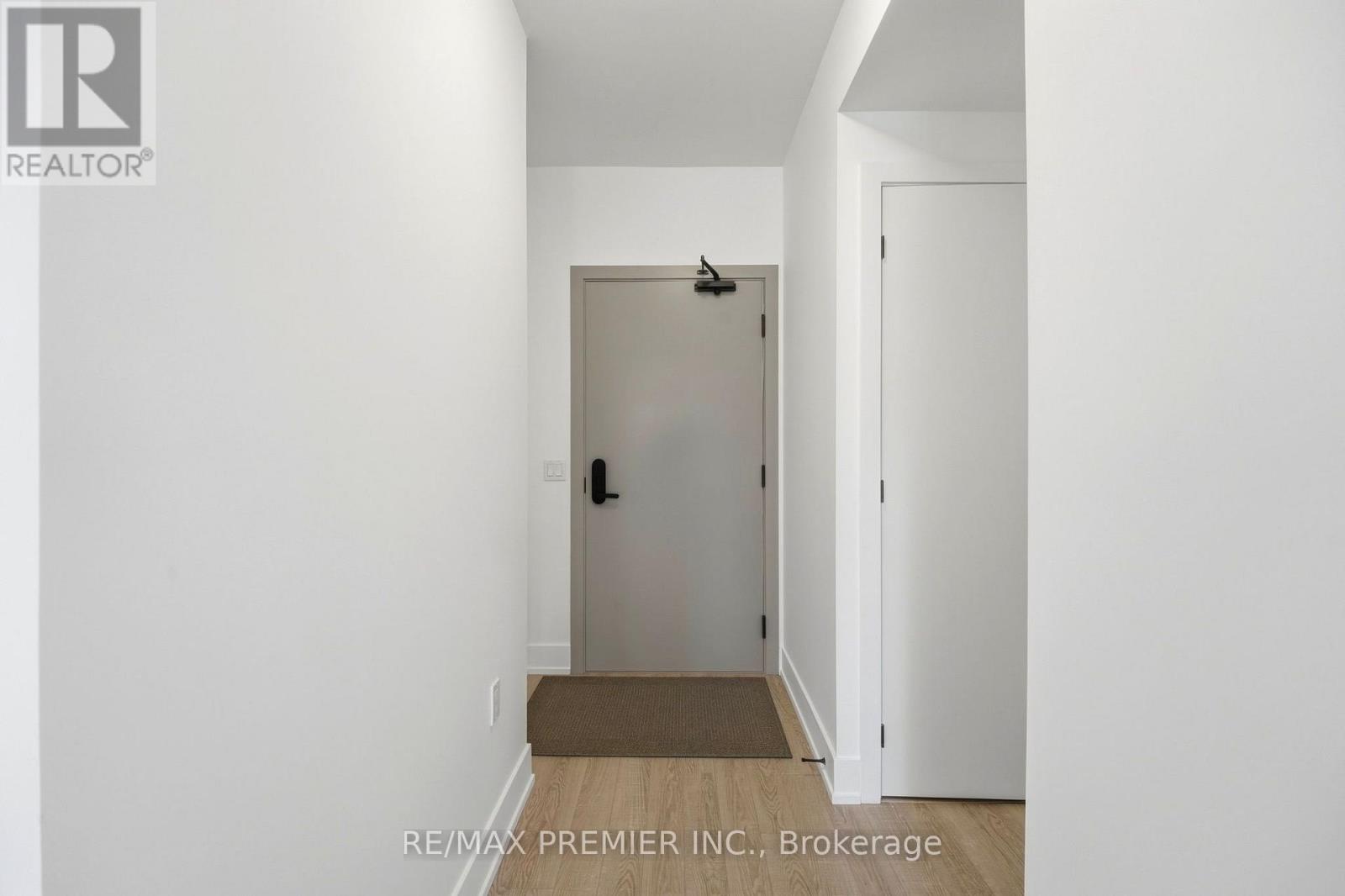 #219 2075 King Road, King (King City), Ontario, L7B0R6, King (King City), Ontario — photo 5 of 5