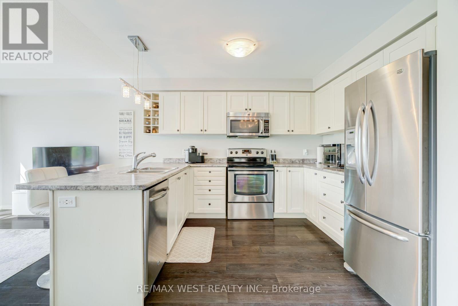 12 HOARD AVENUE S - Image 14