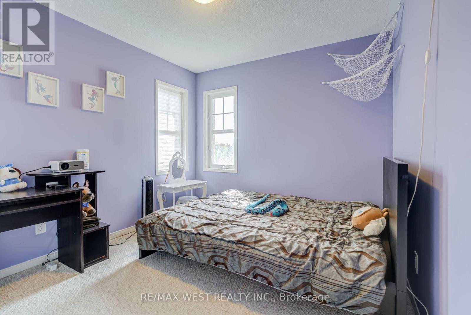 12 HOARD AVENUE S - Image 28