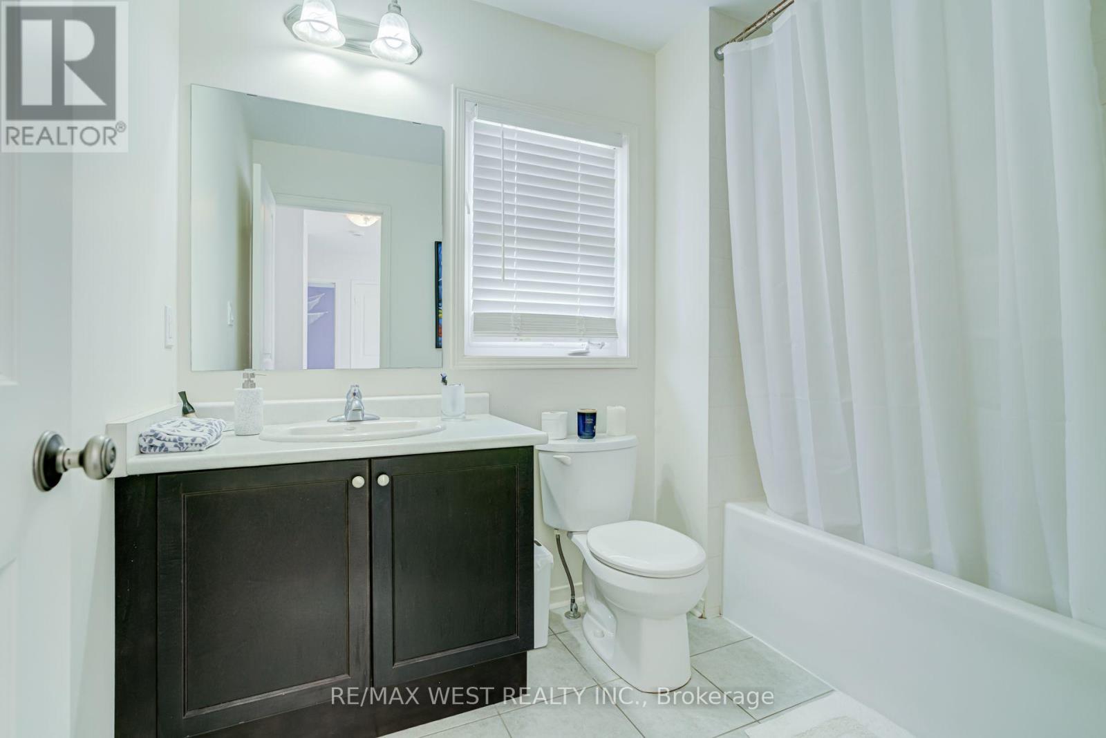 12 HOARD AVENUE S - Image 30