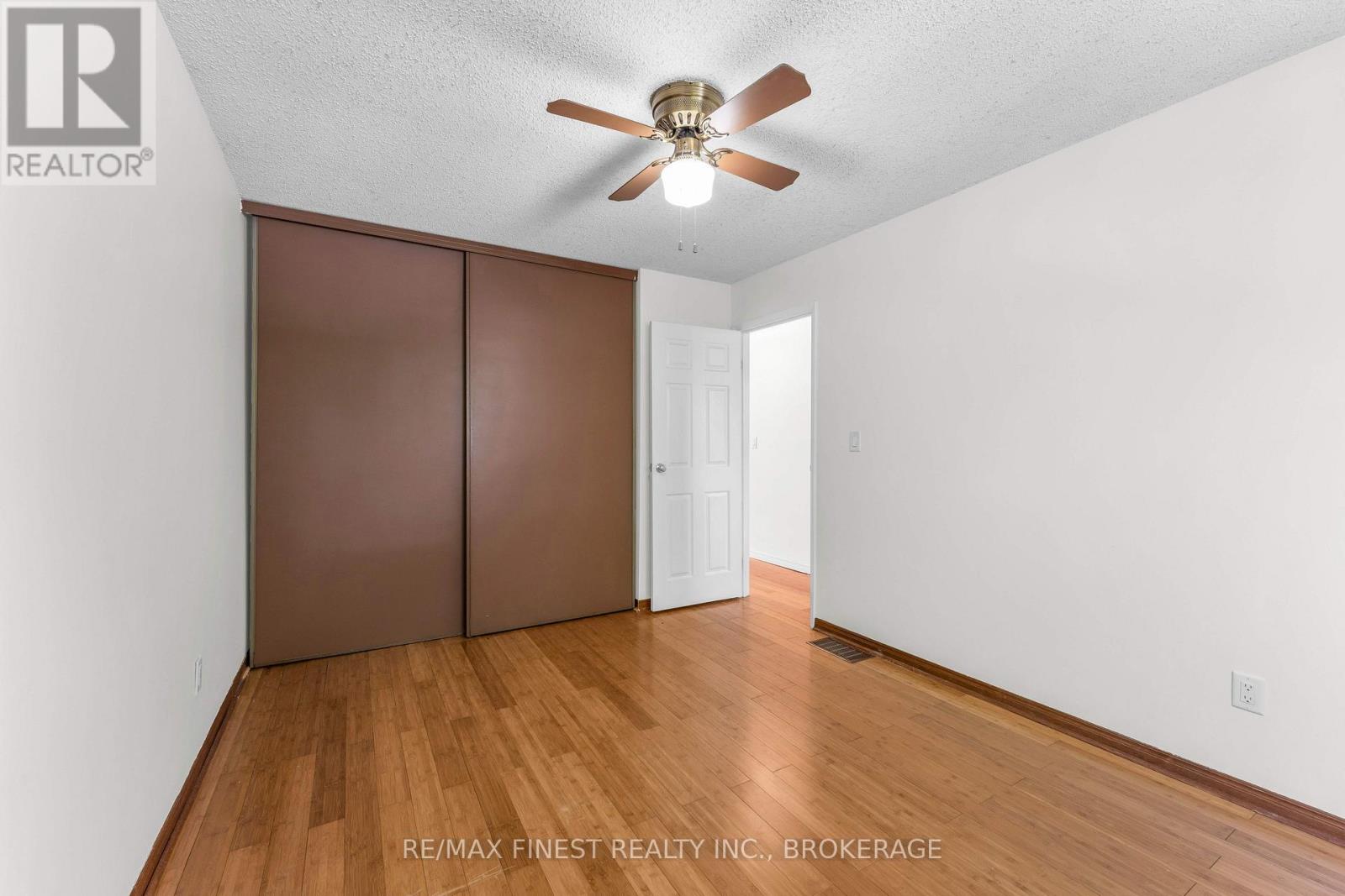 102 GRENADIER DRIVE - 17