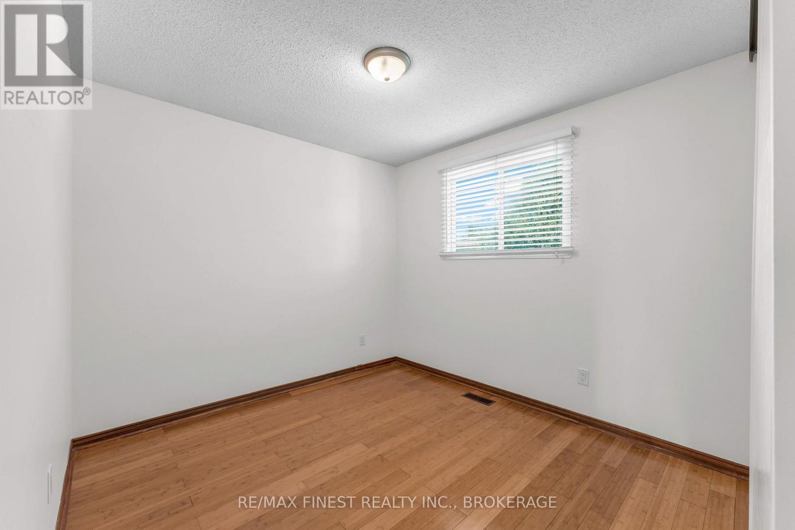 102 GRENADIER DRIVE - 18
