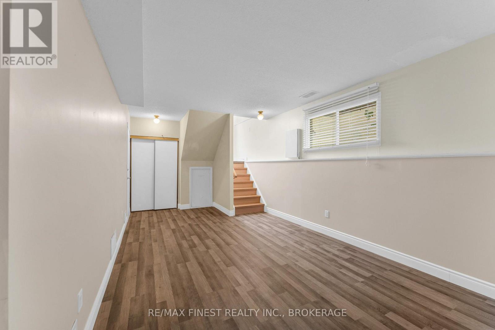 102 GRENADIER DRIVE - Image 20