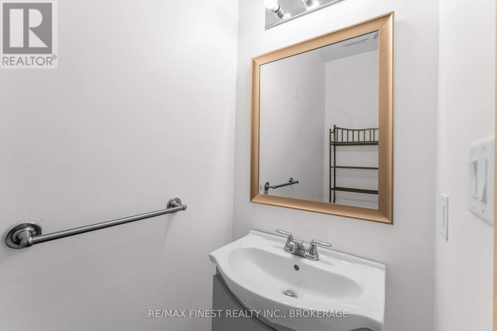 102 GRENADIER DRIVE - Image 25