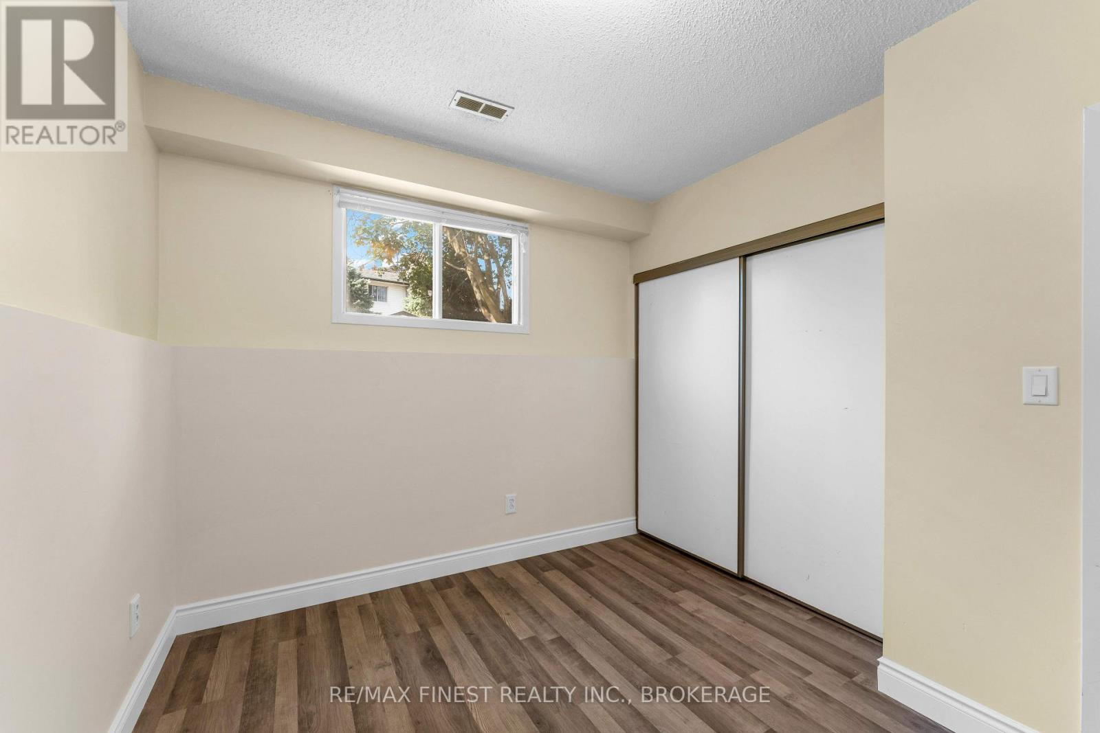102 GRENADIER DRIVE - 28