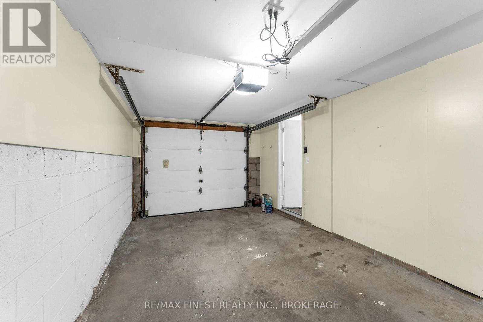 102 GRENADIER DRIVE - Image 33